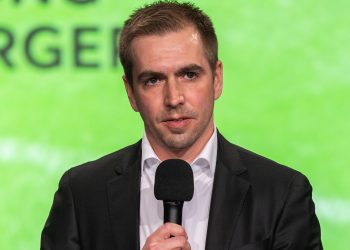 فلیپ لام جام جهانی ۲۰۲۲ قطر را به دلیل نقض حقوق بشر محکوم کرد