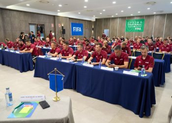 مسئولان برگزاری جام جهانی ۲۰۲۲ قطر همچنان در حال آماده‌سازی داوران برای برگزاری مسابقات