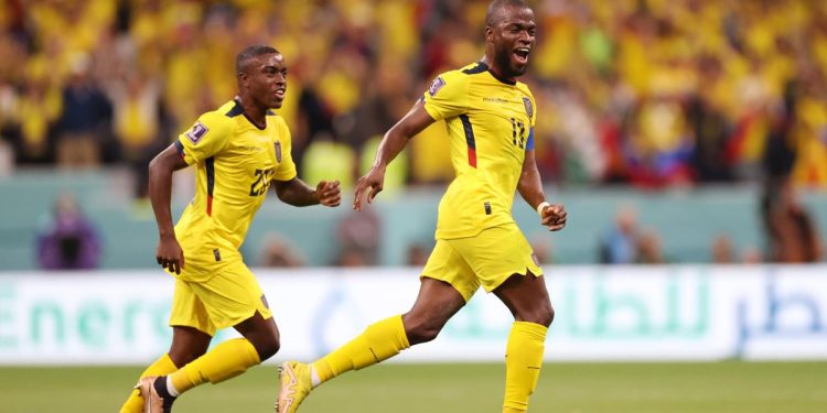 درخشش والنسیا در شب شکست میزان جام جهانی