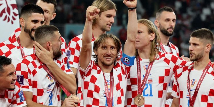 اسطوره تمام نشدنی کرواسی؛ زلاتکو دالیچ: ” مودریچ هنوز میتواند در تیم ملی بازی کند.”