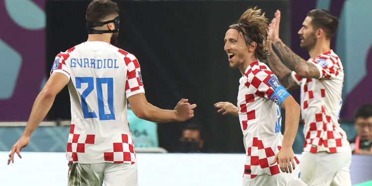 جام جهانی ۲۰۲۲ قطر: کرواسی با برتری ۲ بر ۱ مقابل مراکش مدال برنز رقابتها را کسب کرد