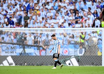 لیونل مسی پس از باخت مقابل تیم ملی عربستان: ” باید بیش از هر زمان دیگر متحد باشیم.”