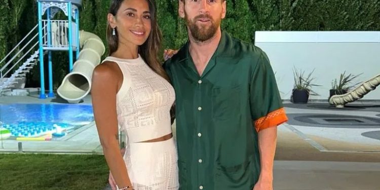 قیمت لباسی که مسی در سال نو پوشیده بود مشخص شد