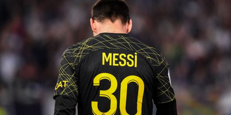 بررسی ۱۰ دلیل عدم موفقیت لیونل مسی در پاری سن ژرمن